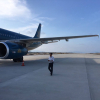 Vụ máy bay hạ cánh nhầm đường băng: Vietnam Airlines xin lỗi khách hàng