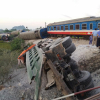 Tai nạn đường sắt kinh hoàng, ít nhất 10 người thương vong