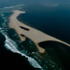 Cồn cát trên biển Cửa Đại 'biến dạng' liên tục
