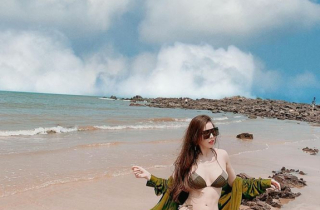 Tình cũ của Trường Giang tung ảnh bikini khoe đường cong ‘bỏng mắt’
