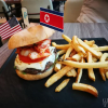 Singapore bán burger “kimchi cao bồi” đặc biệt nhân thượng đỉnh Mỹ-Triều
