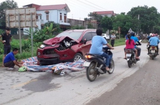 Xế hộp lấn làn, tông chết 2 người phụ nữ và bị thương cháu bé 7 tháng tuổi