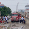 Vỡ đường ống dẫn nước sạch, hàng ngàn hộ dân ở Hà Nội bị ảnh hưởng