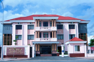 Phó giám đốc sở từ chối nhận quyết định điều động chưa nhận được lương