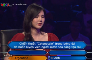 Tình huống bất ngờ của MC xinh đẹp bên cạnh HLV Park Hang Seo tại Ai là triệu phú