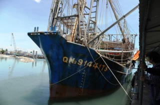 Tàu ngư dân bị cướp phá: Đề nghị Trung Quốc xử lý
