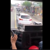 Xe cứu hỏa bất lực xin đường, ô tô ‘giả điếc’ trên phố Sài Gòn