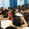 Cảnh sát kiểm tra bar ở Sài Gòn, nhiều cô gái bật khóc
