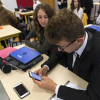 Pháp cấm điện thoại di động, máy tính bảng trong trường học