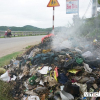 Dân tiếp tục chắn ngang đường vào nhà máy xử lý rác ở Quảng Ngãi