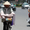 Nắng nóng 36 độ C bủa vây Hà Nội ngày đầu tuần