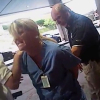 Y tá bị hành hung vì bảo vệ bệnh nhân trái ý cảnh sát