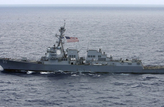 Chiến hạm Mỹ thách thức Trung Quốc ở Hoàng Sa