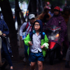 Ảnh: Hà Nội giảm 10 độ, dân Thủ đô mặc áo rét ra đường