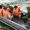 Ba thuyền viên được cứu sau sáu giờ trôi dạt trên biển