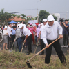 Chủ tịch Đà Nẵng cầm cuốc cùng người dân dọn vệ sinh
