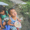 [ẢNH] Những đứa trẻ khắp Việt Nam: Nụ cười chị em Đại trên đất Thủ Thiêm
