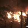 Ảnh: Hiện trường vụ cháy trong đêm thiêu rụi 2 ngôi nhà trên phố Hà Nội