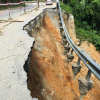 Quốc lộ gần 100 triệu đô ở Thanh Hóa sụt lún kinh hoàng
