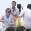 Người dân bắt hàng chục tấn tôm hùm, cá bớp sau bão Damrey