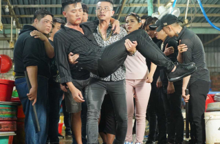 Phim về xã hội đen lập kỷ lục mới, bất chấp “cơn bão” AFF Cup