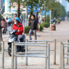 Rào chắn trên vỉa hè Hà Nội ngăn người dân dắt xe ngược chiều