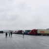 Hàng trăm xe chở nông sản vẫn “đóng băng” tại cửa khẩu chờ thông quan