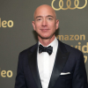 Tỉ phú Jeff Bezos quyên góp gần 100 triệu đôla cho người vô gia cư