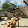 Quỳnh Anh Shyn ngày càng diện bikini hở bạo