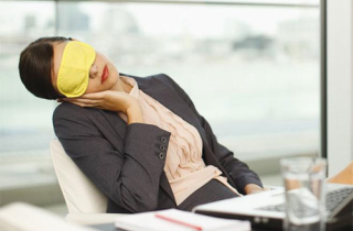 Những sai lầm dễ mắc khiến dân văn phòng dù say giấc ngủ trưa nhưng người càng thêm mệt