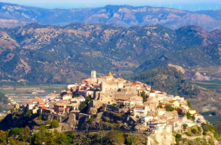 Nhiều ngôi làng ở Italy trả tiền để 