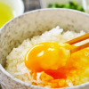 Cơm trộn trứng sống ngon cỡ nào mà từ trẻ con đến nguời già ở Nhật đều háo hức ăn từ sáng đến tối