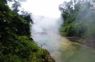 Độc đáo dòng sông sôi sùng sục ở Amazon