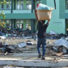 Indonesia bắt 35 người 'hôi của' sau động đất, sóng thần