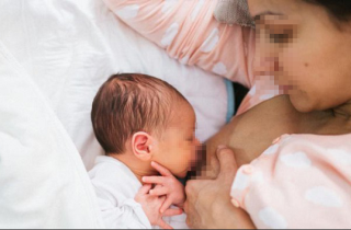 Vừa cho con bú vừa ngủ, người mẹ không ngờ gây tai họa cả đời phải ân hận