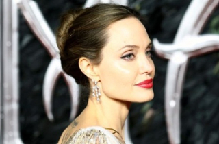 Angelina Jolie lần đầu thừa nhận đau lòng, mất phương hướng sau khi chia tay Brad Pitt