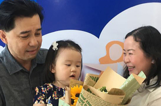 Quả ngọt của vợ chồng Việt kiều 10 năm mong con