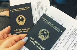 Cô gái Việt mất hộ chiếu ngay lần đầu ra nước ngoài