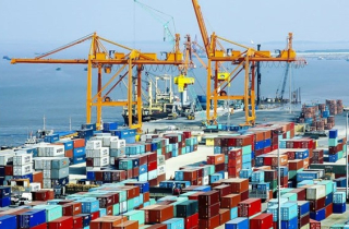 “Thúc” doanh nghiệp nộp phí hạ tầng cảng biển, Hải Phòng lại bị Chính phủ “thổi còi”
