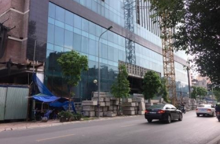 Cắt ngọn nhà 8B Lê Trực: Chuyên gia nói thẳng