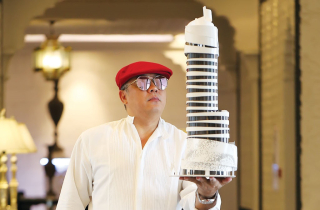 Vì sao Hoàng Khải giàu?