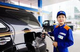 Sau VAT, đến lượt xăng định tăng
