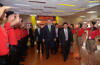 Chủ tịch kiêm Tổng giám đốc Boeing  Kevin Mc Allister thăm và làm việc tại Vietjet 
