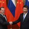 Nga- Trung Quốc nắm chặt tay hạ bệ đồng USD