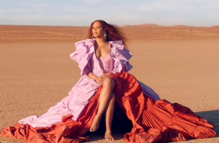 'Ong chúa' Beyonce được ngợi khen với thời trang sặc sỡ
