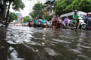 Dự báo thời tiết 10.5: Không khí lạnh tràn về Bắc Bộ gây mưa dông gió giật