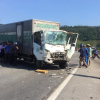 Tai nạn liên hoàn gần hầm Đèo Ngang, xe tải “chổng vó” dưới mép đường