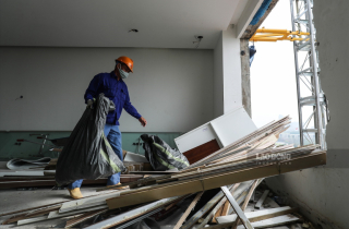 Phá dỡ sai phạm 8B Lê Trực: Xử lý nghiêm đối tượng gây rối