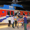 Trực thăng đưa hai bệnh nhân vượt bão từ Trường Sa về đất liền cấp cứu