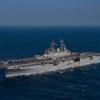 Trực thăng Iran áp sát tàu Mỹ ở khoảng cách cực kỳ nguy hiểm